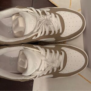 ALO Yoga Women's Low-Top Sneakers in White and Taupe